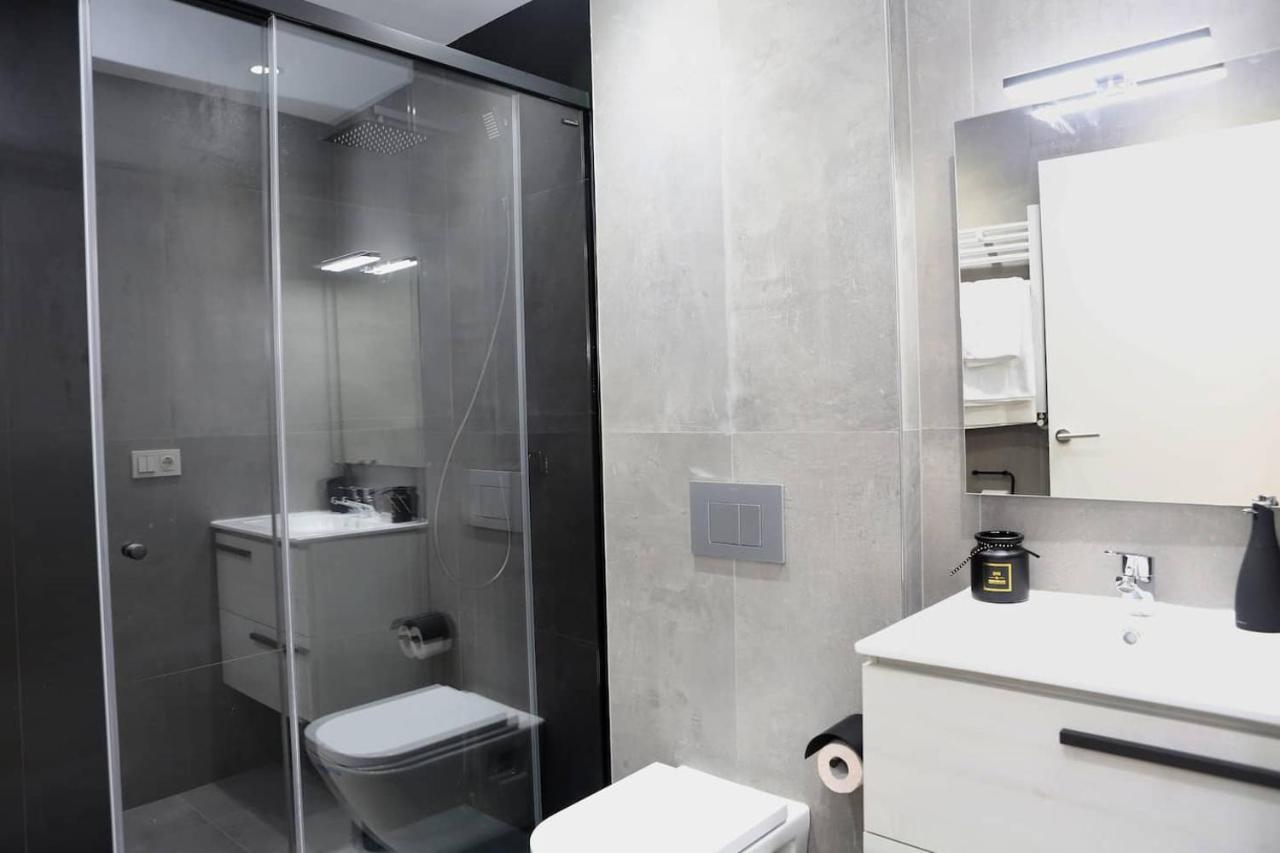 Piso Reformado A 2 Min Del Casco Viejo Con Garaje Gratis Bilbau Exterior foto