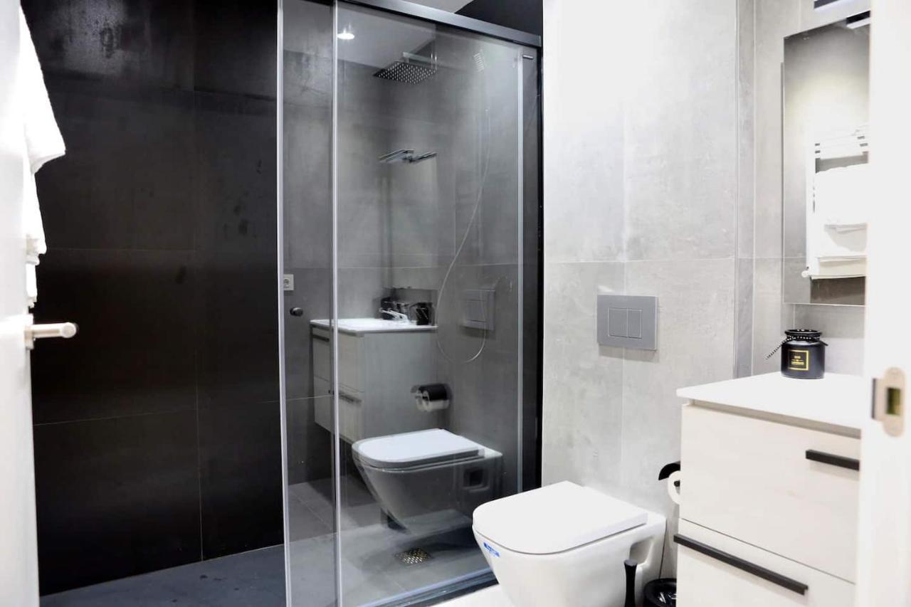Piso Reformado A 2 Min Del Casco Viejo Con Garaje Gratis Bilbau Exterior foto